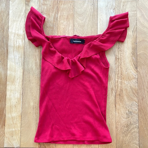 Red V-Neck Short Sleeve Top - Picture 2 of 2